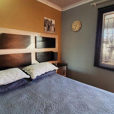 Genesis Self Catering Apartments Bloemfontein Bagian luar foto