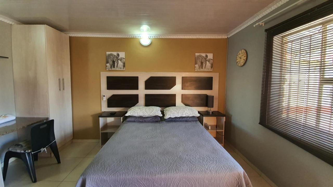 Genesis Self Catering Apartments Bloemfontein Bagian luar foto