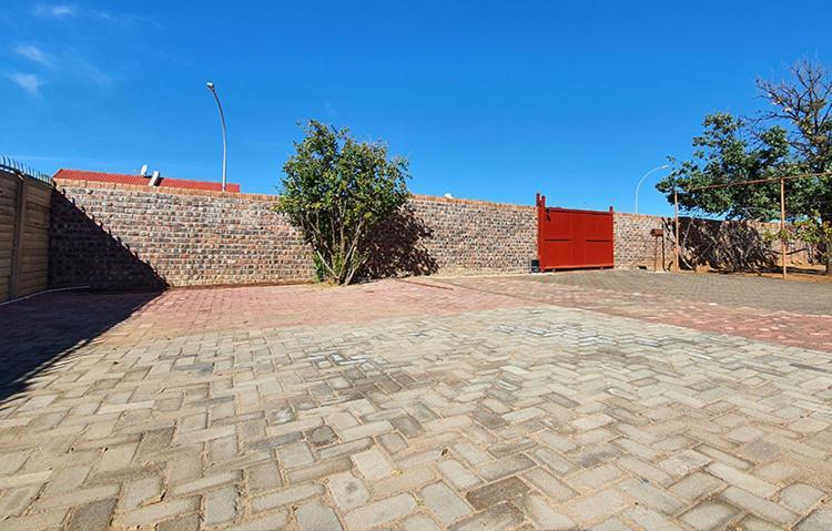 Genesis Self Catering Apartments Bloemfontein Bagian luar foto