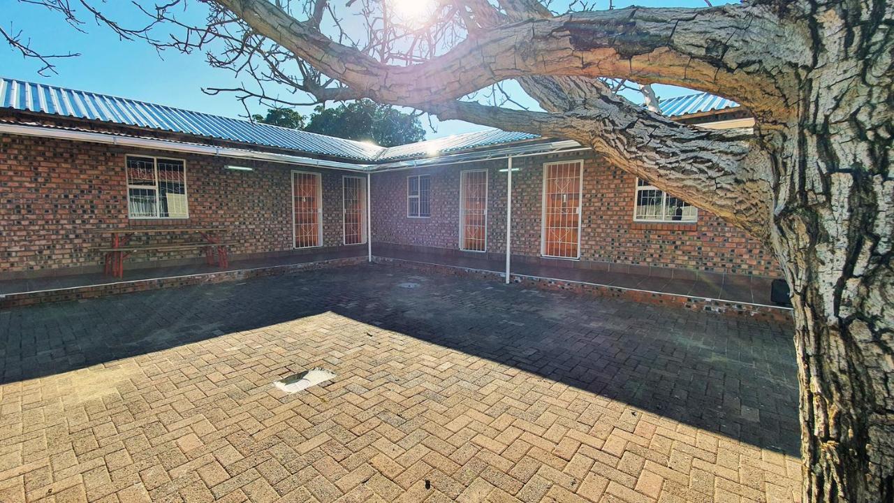 Genesis Self Catering Apartments Bloemfontein Bagian luar foto