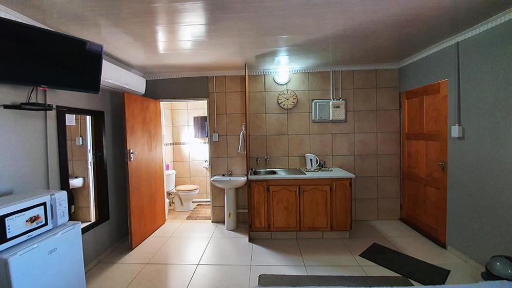 Genesis Self Catering Apartments Bloemfontein Bagian luar foto