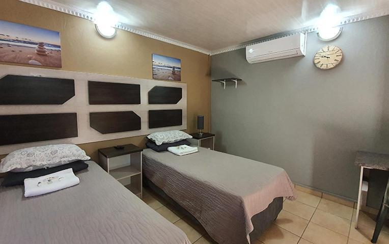 Genesis Self Catering Apartments Bloemfontein Bagian luar foto