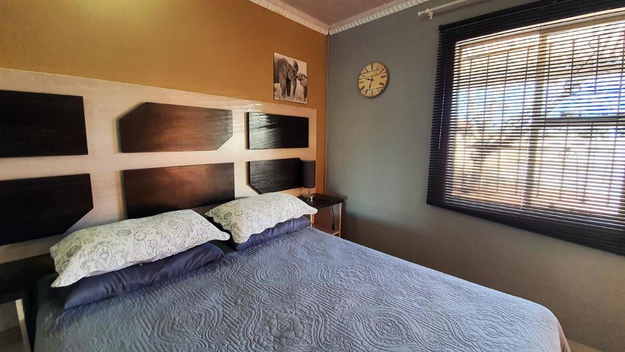 Genesis Self Catering Apartments Bloemfontein Bagian luar foto
